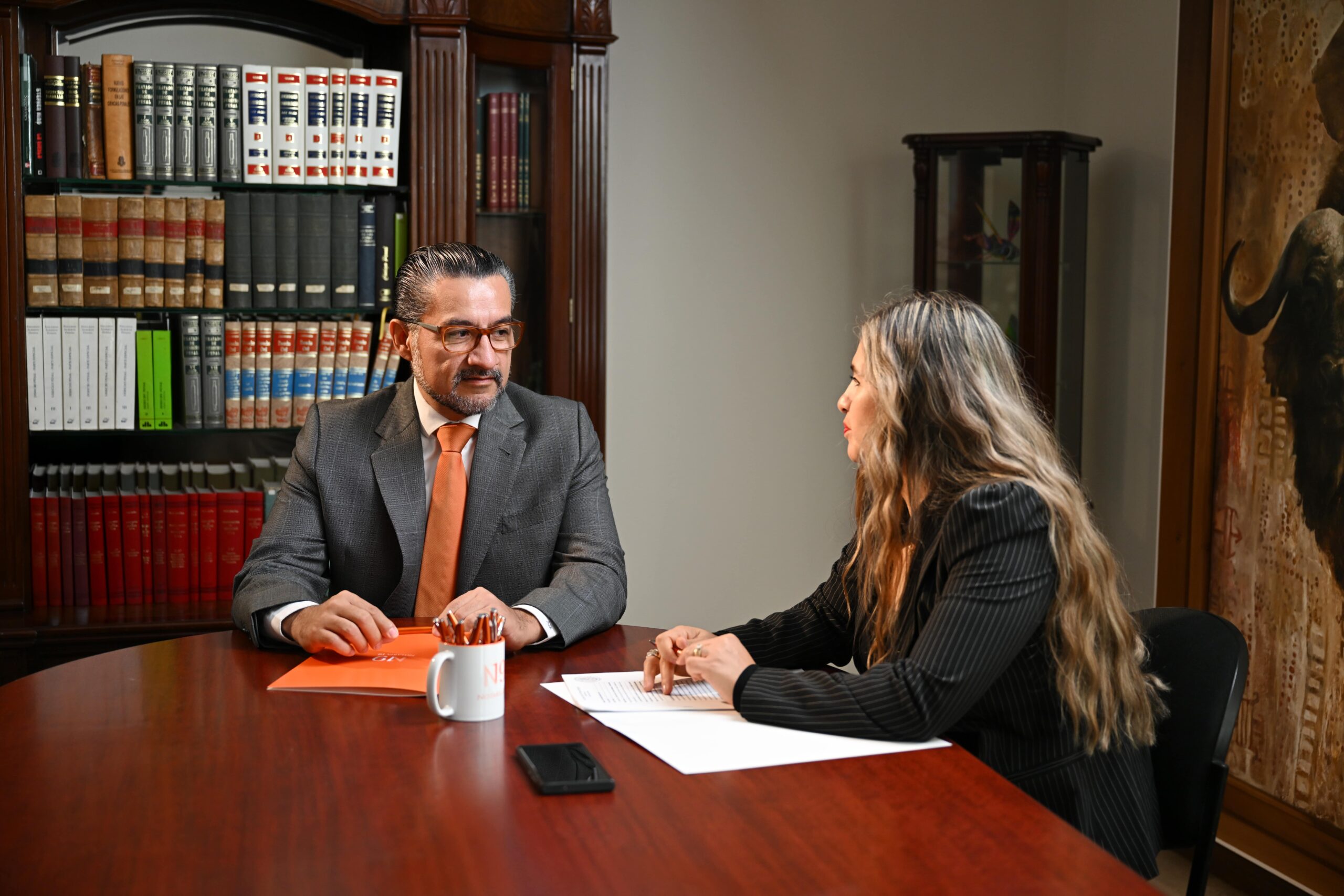 Angel Zamora Estrada, notario profesional licenciado en derecho y maestro en derecho comercial